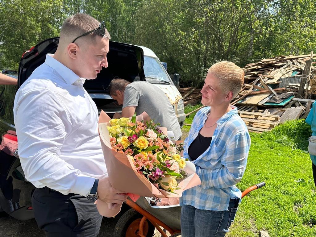 Депутат Мособлдумы от КПРФ Марк Черемисов посетил приют для животных в Ногинске