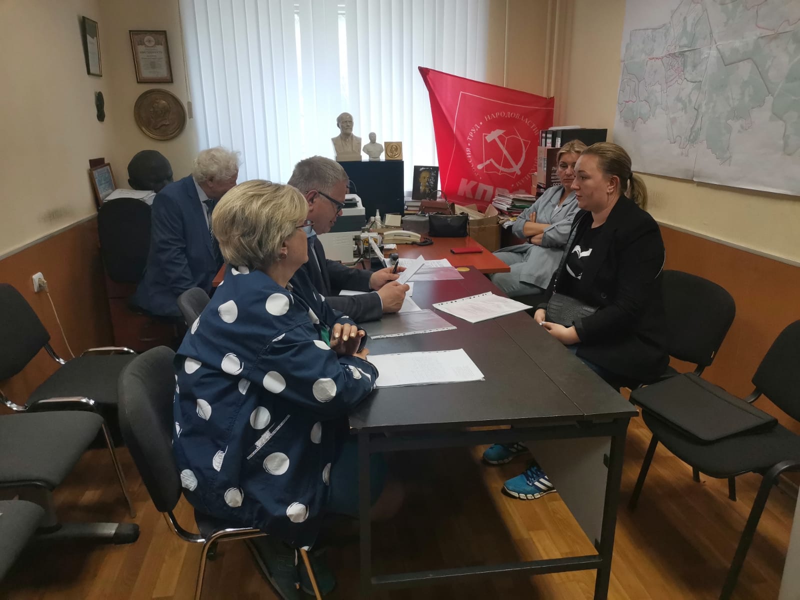 Руководитель фракции КПРФ в Мособлдуме Александр Наумов провел прием жителей Ленинского городского округа