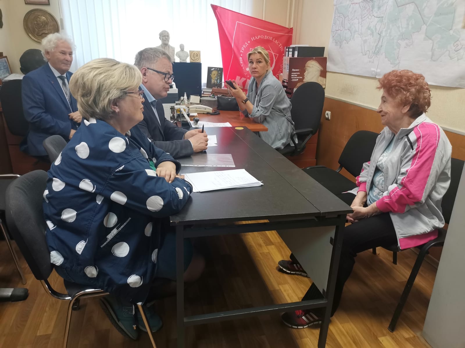 Руководитель фракции КПРФ в Мособлдуме Александр Наумов провел прием жителей Ленинского городского округа