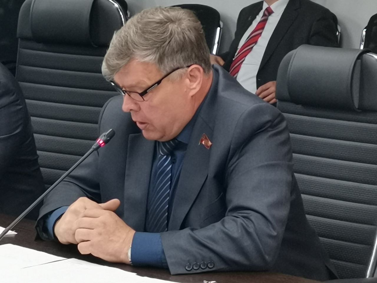 В Мособлдуме, по инициативе фракции КПРФ, состоялось расширенное совещание по вопросу о предоставлении социальных льгот медицинским работникам