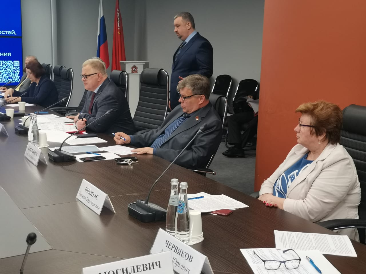 В Мособлдуме, по инициативе фракции КПРФ, состоялось расширенное совещание по вопросу о предоставлении социальных льгот медицинским работникам