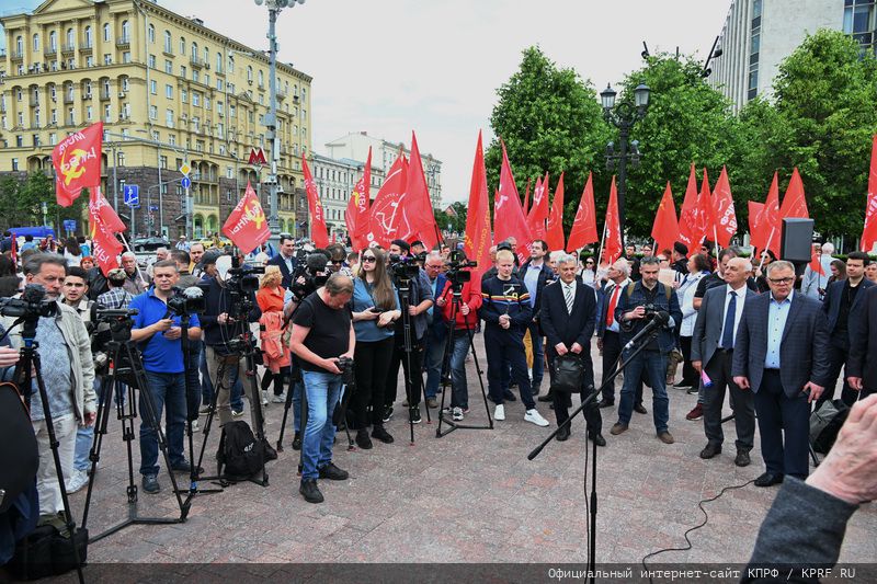 «Пушкин и сегодня вместе с нами сражается за русское слово!»