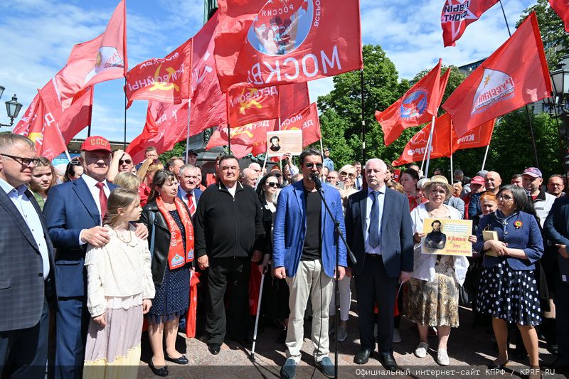 «Пушкин и сегодня вместе с нами сражается за русское слово!»