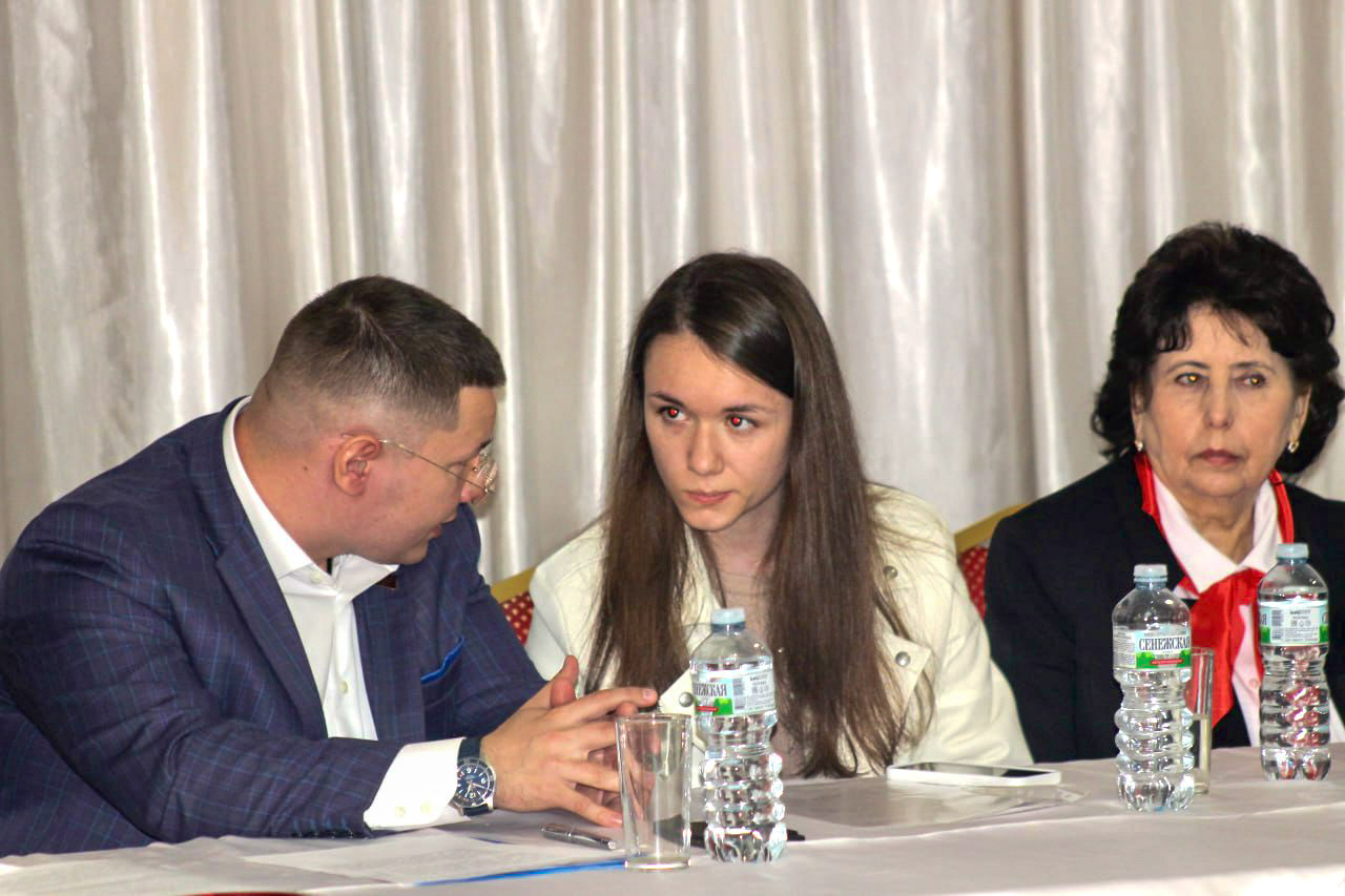 Новому поколению современных пионервожатых!