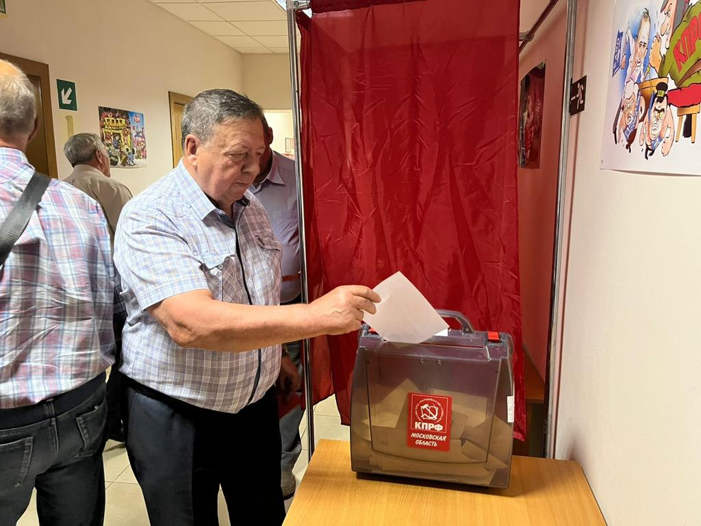 Подмосковные коммунисты выдвинули кандидатом в Губернаторы Московской области зампреда Мособлдумы, руководителя фракции КПРФ Александра Наумова