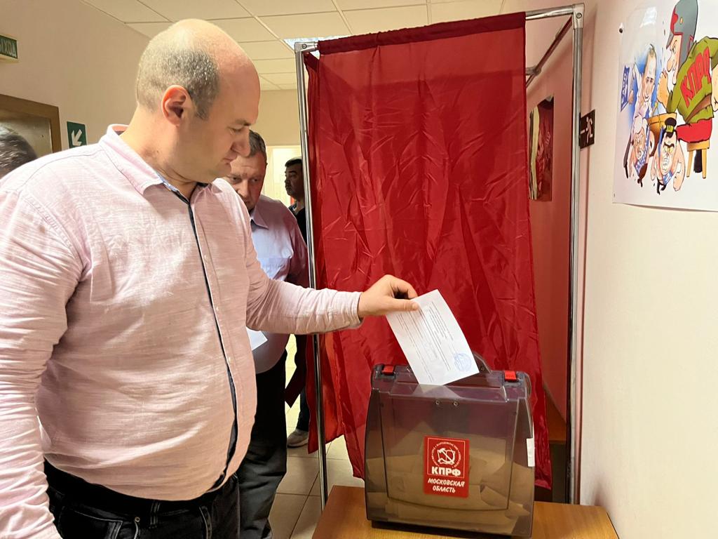 Подмосковные коммунисты выдвинули кандидатом в Губернаторы Московской области зампреда Мособлдумы, руководителя фракции КПРФ Александра Наумова
