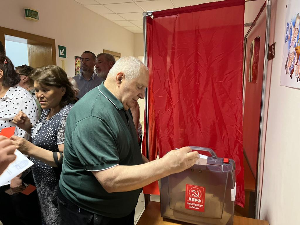 Подмосковные коммунисты выдвинули кандидатом в Губернаторы Московской области зампреда Мособлдумы, руководителя фракции КПРФ Александра Наумова