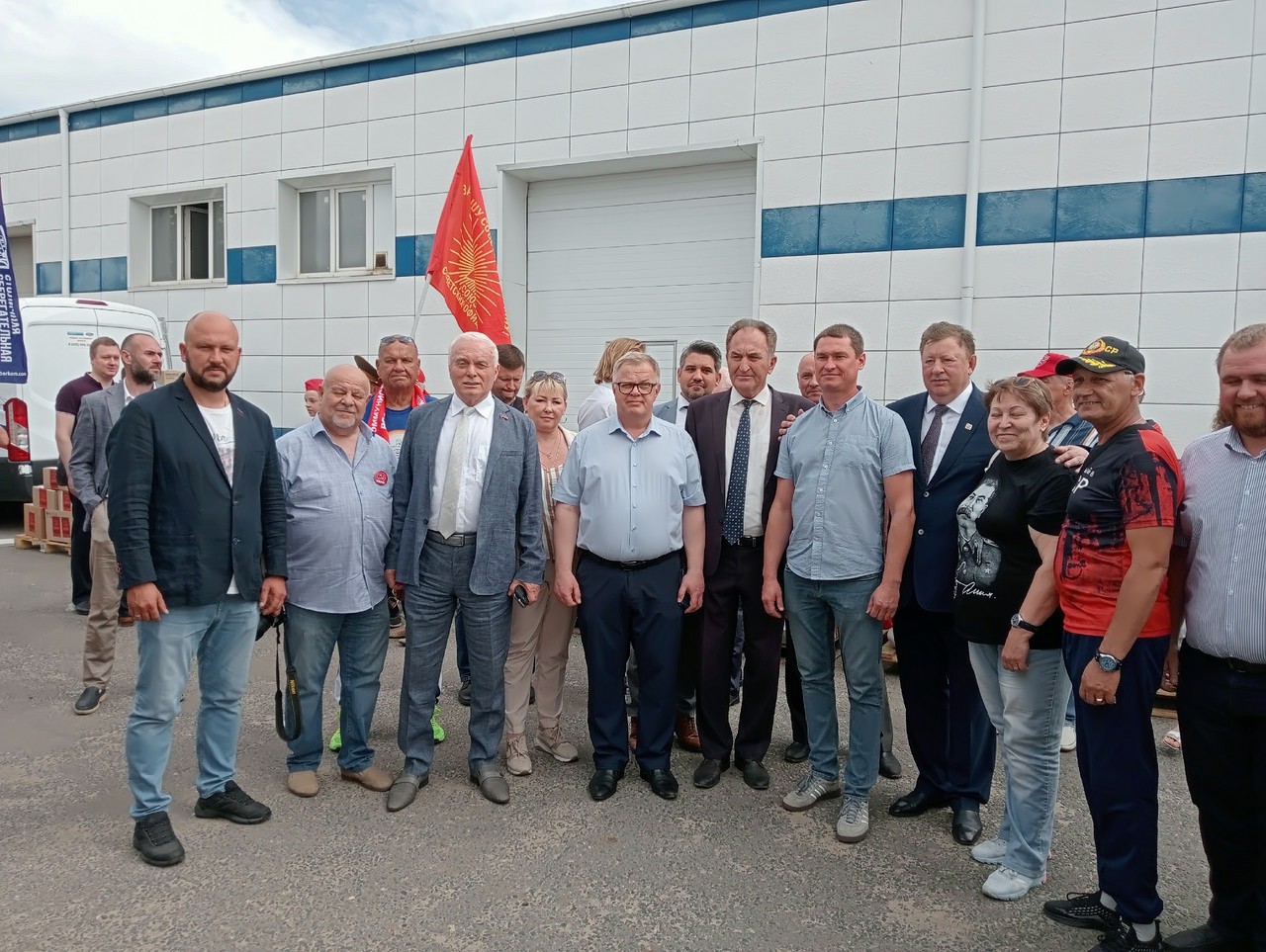 Гуманитарная помощь на Донбасс от Озерских коммунистов