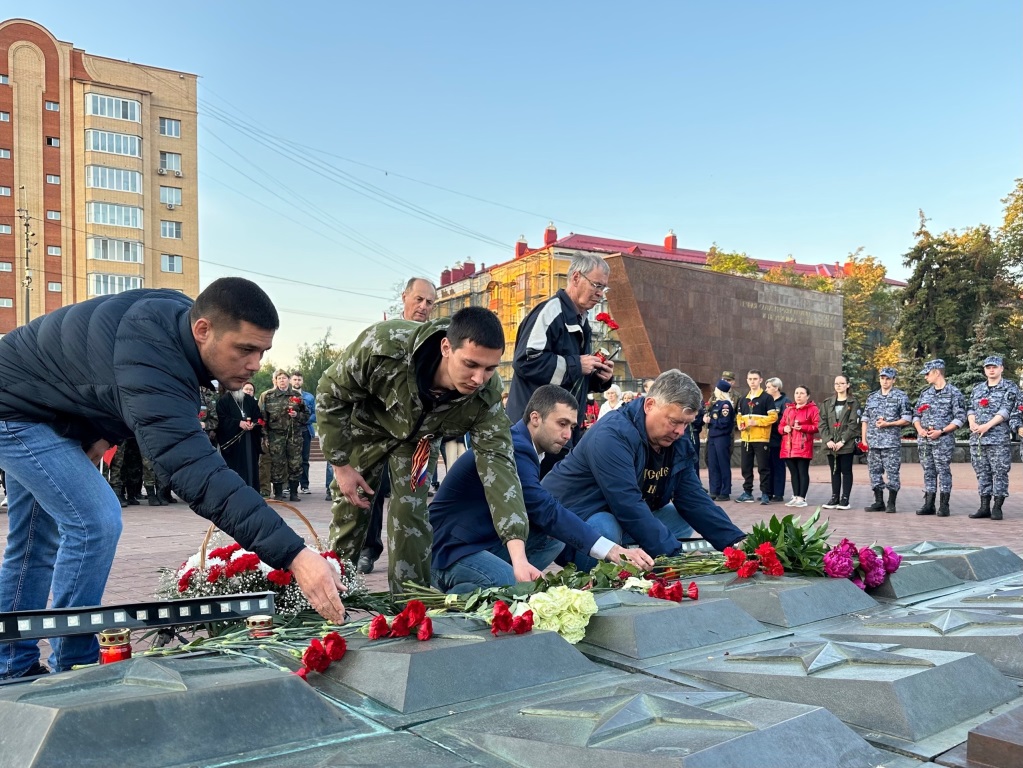 Раменские коммунисты возложили цветы к мемориалу в День памяти и скорби