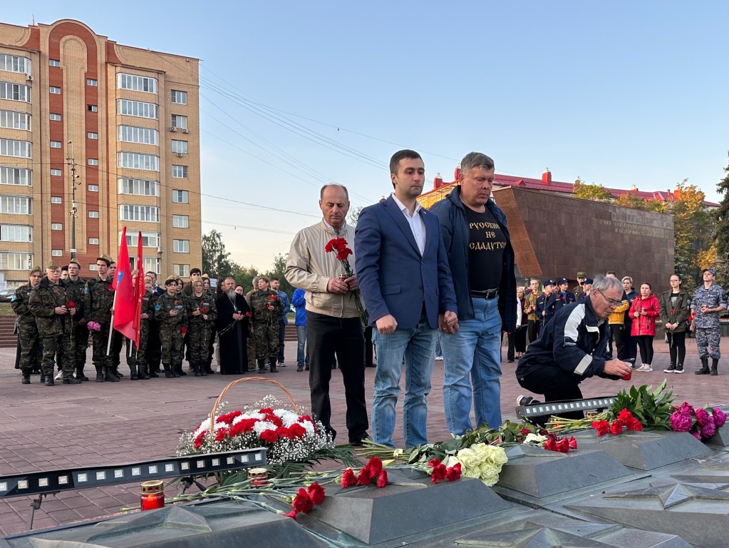 Раменские коммунисты возложили цветы к мемориалу в День памяти и скорби