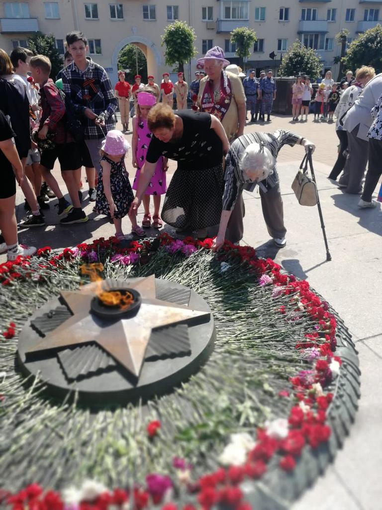 Клинские коммунисты отметили День памяти и скорби