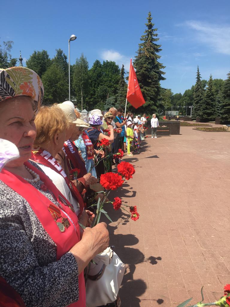 Клинские коммунисты отметили День памяти и скорби