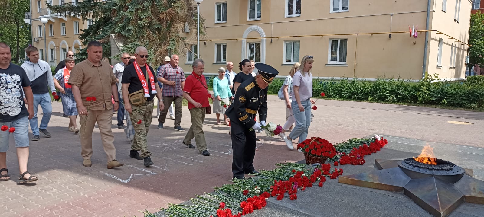 Воскресенские коммунисты почтили память о воинах в День памяти и скорби