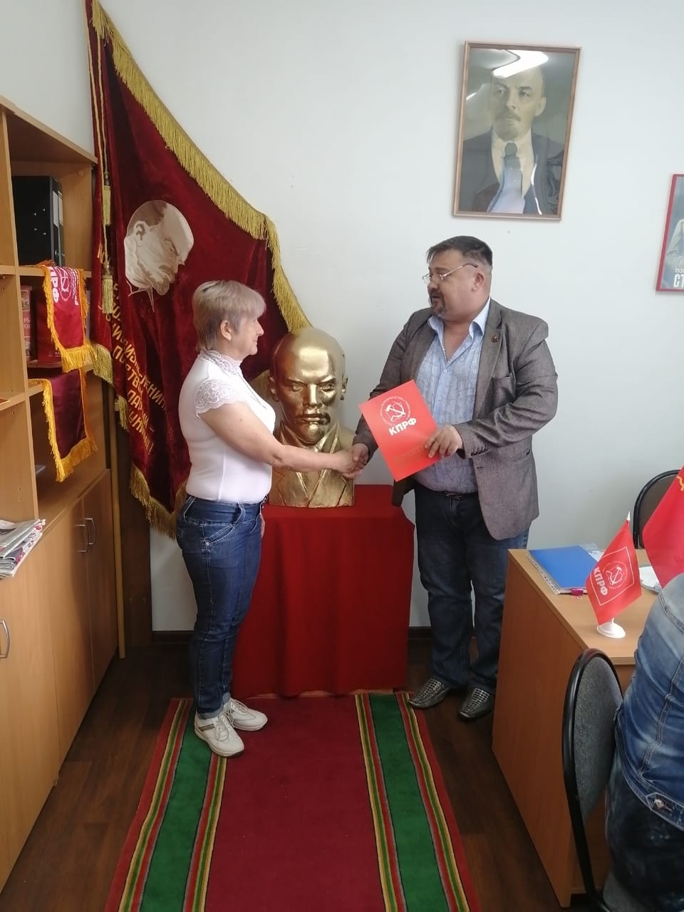 У Шаховских коммунистов - Новоселье!
