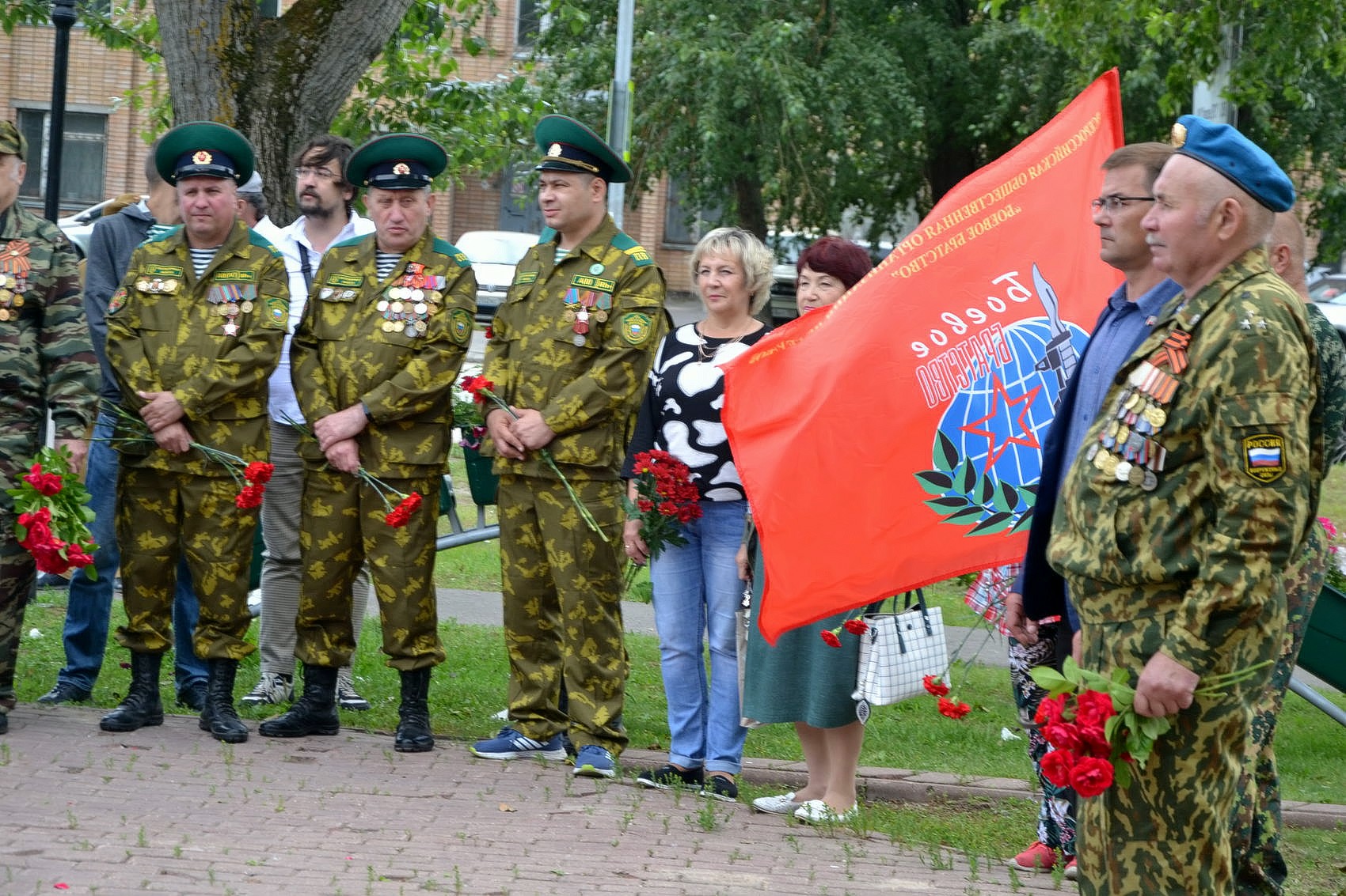 В Озёрах прошёл митинг, посвящённый «Дню ветеранов боевых действий»