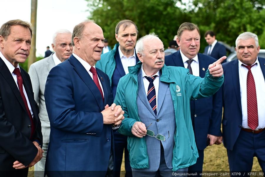 Через экономическую независимость и мобилизацию - к социальному государству!