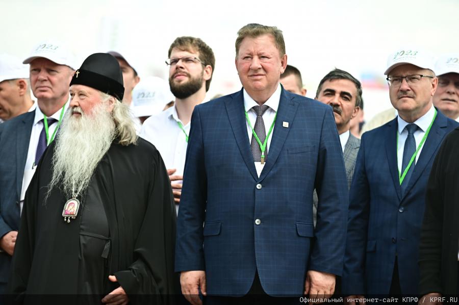 Через экономическую независимость и мобилизацию - к социальному государству!