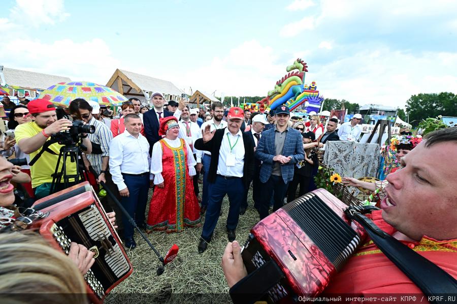 Через экономическую независимость и мобилизацию - к социальному государству!
