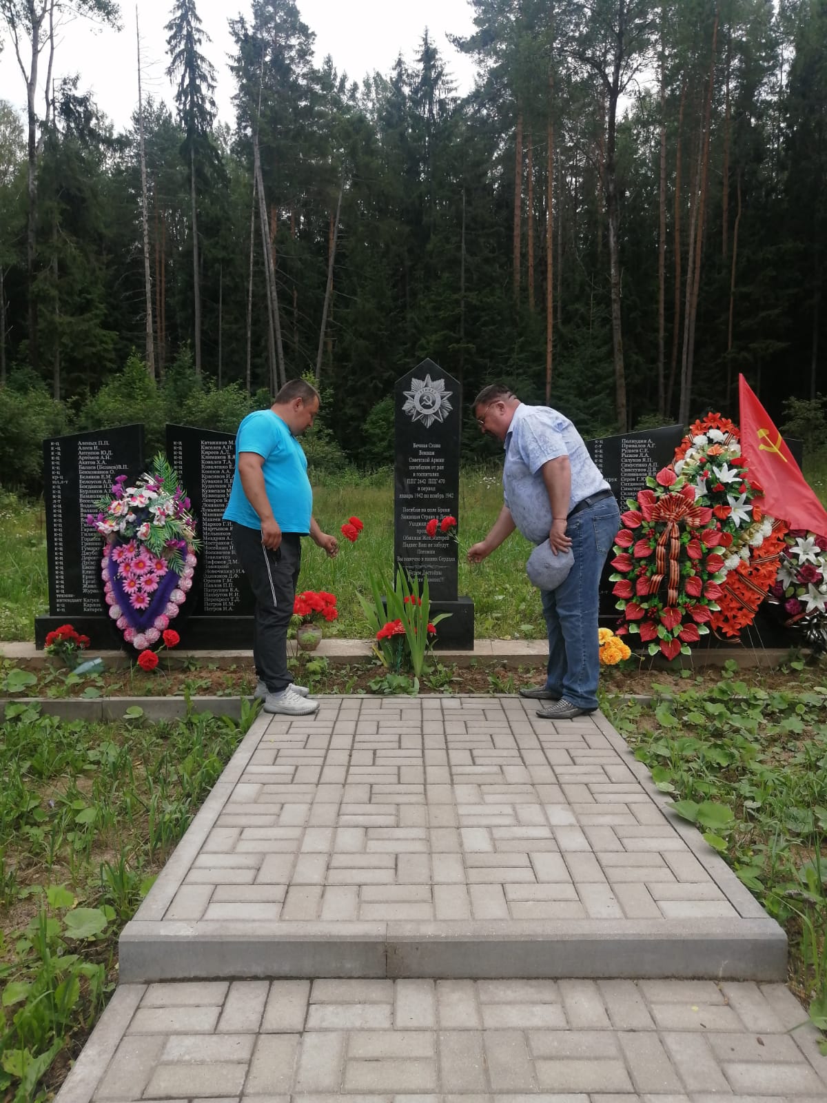 Будем достойны памяти павших!