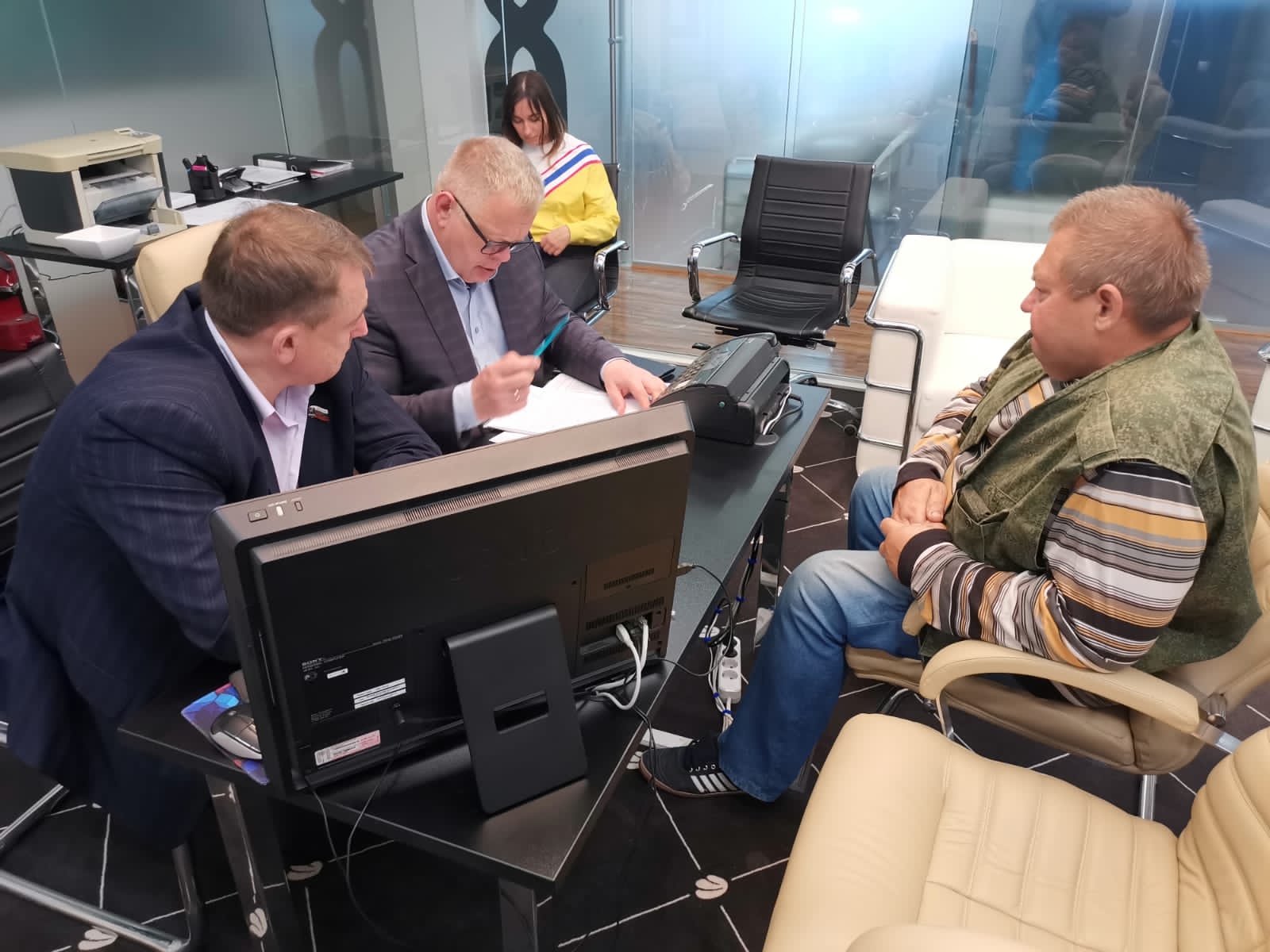 Руководитель фракции КПРФ в Московской областной Думе Александр Наумов провёл приём граждан в Ступине