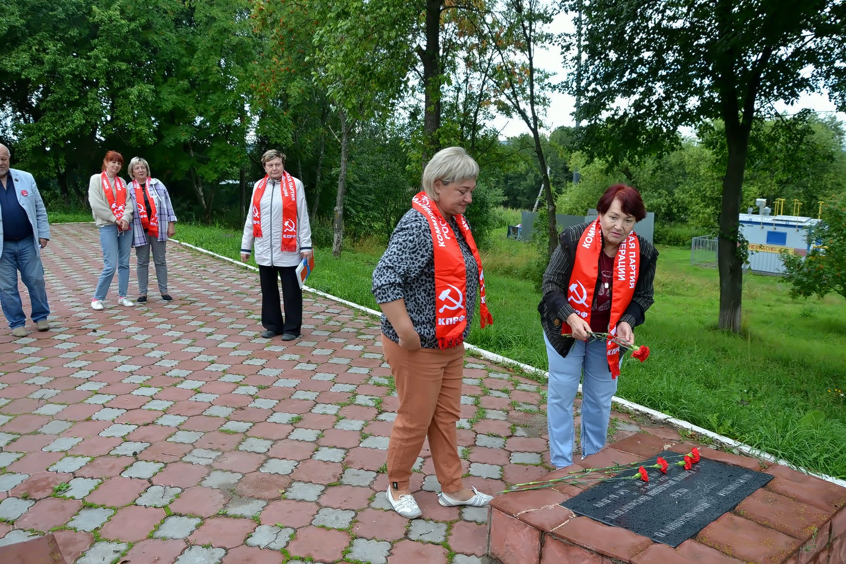 Коммунисты Озёр поддержали федеральную акцию - Всероссийского автопробега