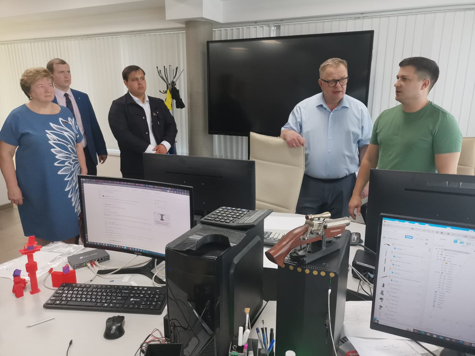 Заместитель Председателя Московской областной Думы, руководитель фракции КПРФ - Александр Наумов посетил «Русскую кабельную компанию» в г.о. Подольск
