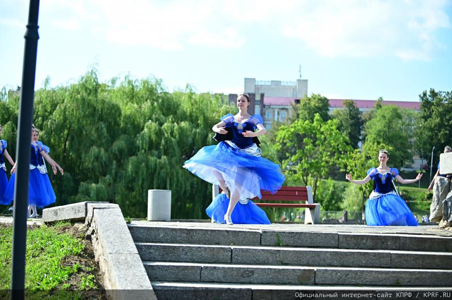 При участии Г.А. Зюганова в городе Орле состоялось открытие фестиваля цветов «Стрелка»