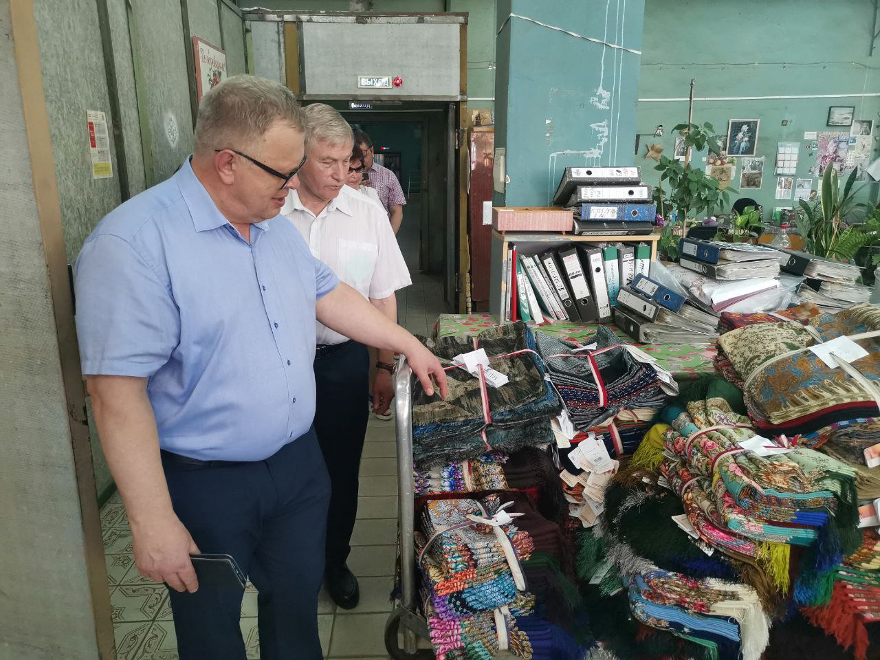 Заместитель Председателя Московской областной Думы, руководитель фракции КПРФ - Александр Наумов посетил Павловопосадскую платочную мануфактуру