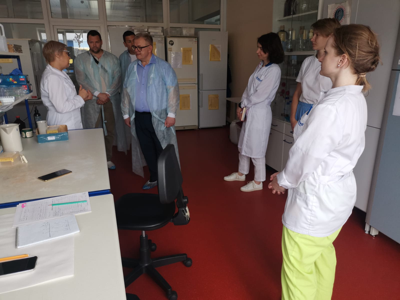 Заместитель Председателя Московской областной Думы - руководитель фракции КПРФ - Александр Наумов посетил фармацевтическое предприятие «ЭКОлаб»