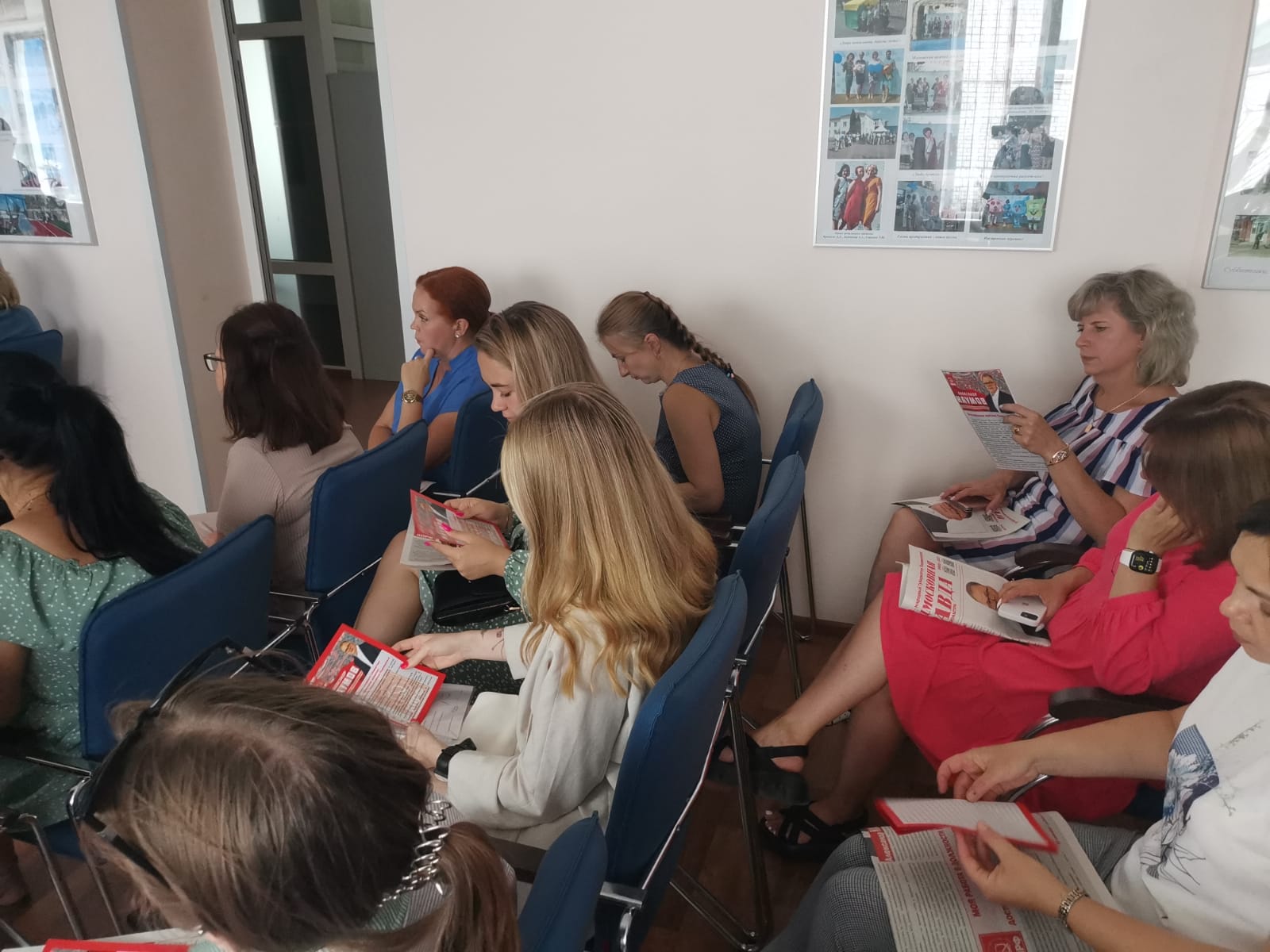 Заместитель Председателя Московской областной Думы - руководитель фракции КПРФ - Александр Наумов посетил фармацевтическое предприятие «ЭКОлаб»