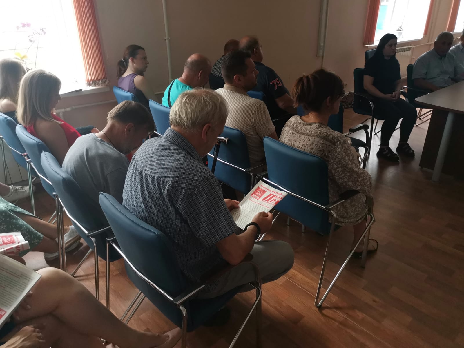 Заместитель Председателя Московской областной Думы - руководитель фракции КПРФ - Александр Наумов посетил фармацевтическое предприятие «ЭКОлаб»