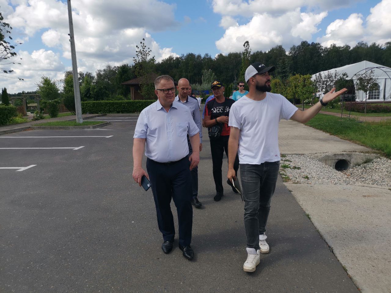 Кандидат на должность Губернатора Московской области от КПРФ Александр Наумов посетил ООО «Питомник декоративных культур «Южный» в г.о. Серпухов