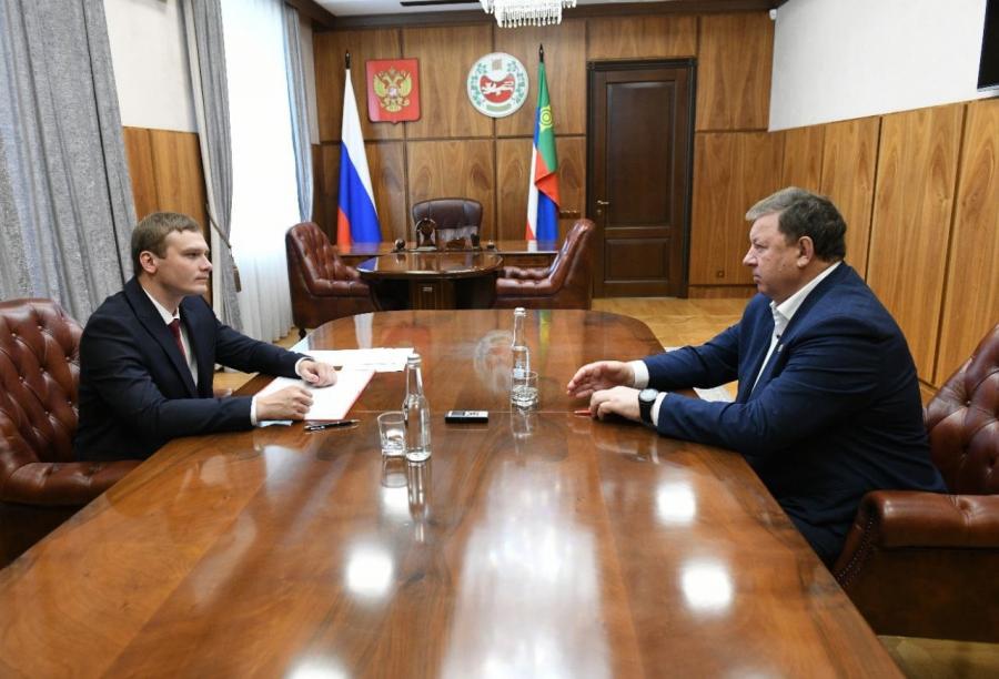 Владимир Кашин провел рабочую встречу с главой Хакасии Валентином Коноваловым