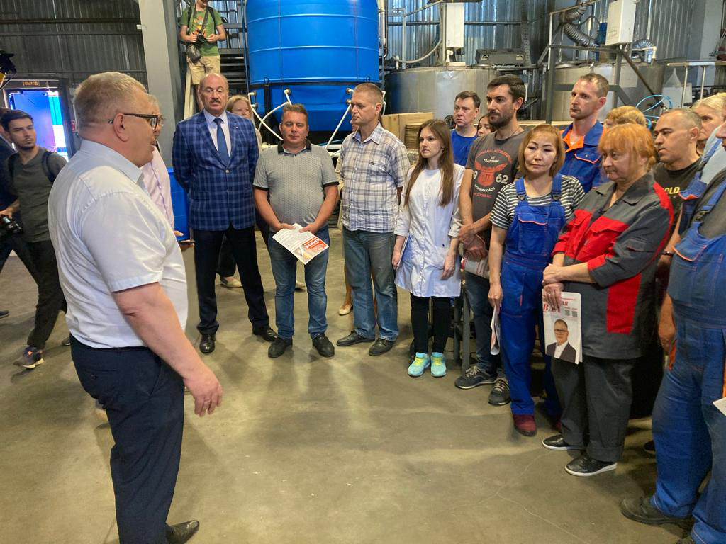 Кандидат в Губернаторы Московской области от КПРФ Александр Наумов посетил предприятие АО «Автохимпроект» в городе Химки
