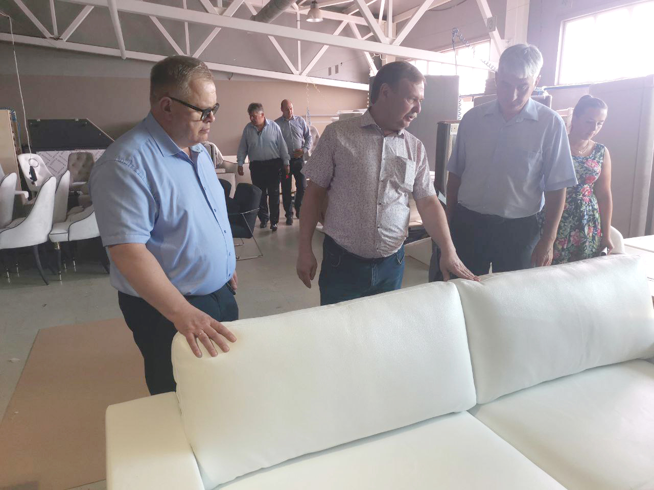Кандидат в Губернаторы Московской области от КПРФ Александр Наумов посетил мебельное предприятие «Эстетика» в городе Шатура