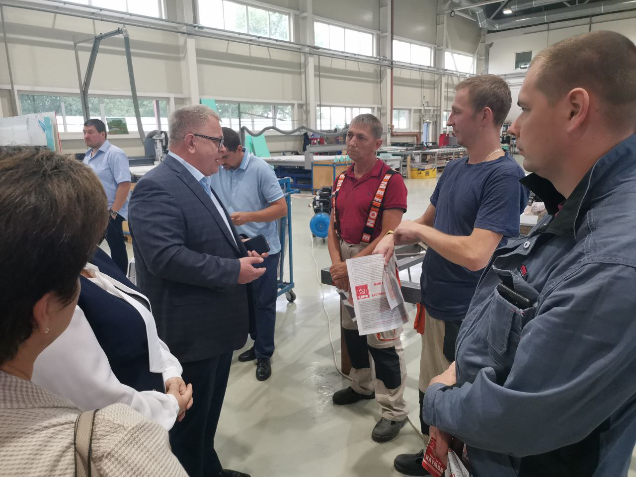 Кандидат на должность Губернатора Московской области от КПРФ Александр Наумов посетил предприятие «АНТЕС»