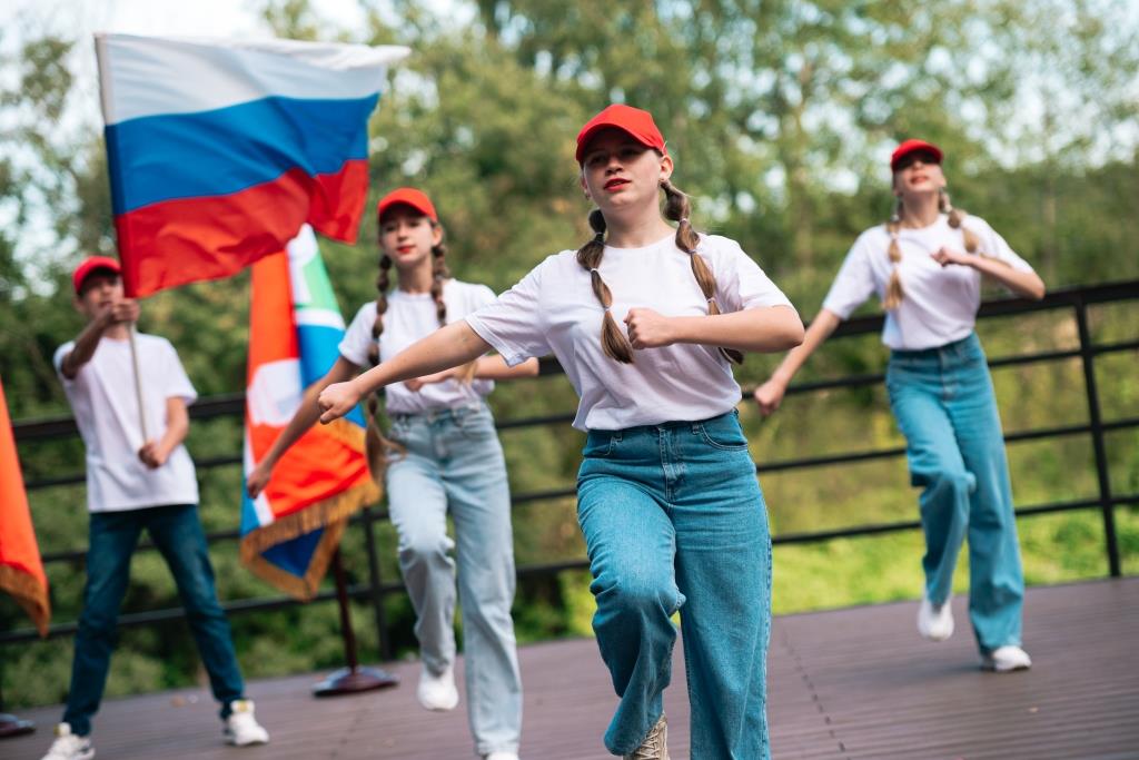 Депутат Мособлдумы Марк Черемисов принял участие в праздновании Дня г.о. Лосино-Петровский и поздравил его жителей