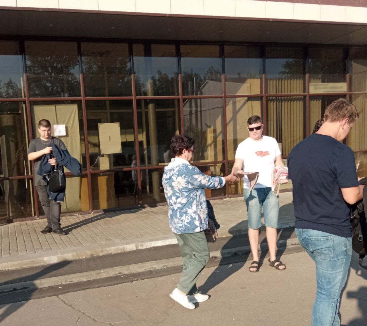 Комсомольцы Подмосковья ведут каждодневную агитацию в поддержку кандидатов партии КПРФ
