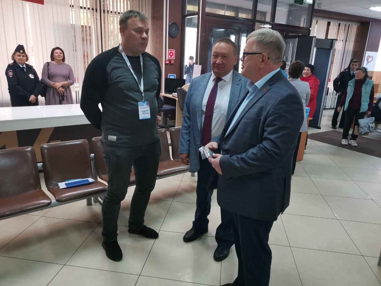Кандидат на должность Губернатора Московской области от КПРФ Александр Наумов посетил избирательные участки в городском округе Домодедово