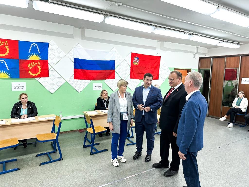 Делегация коммунистов ознакомилась с работой УИКов в г.о. Балашиха