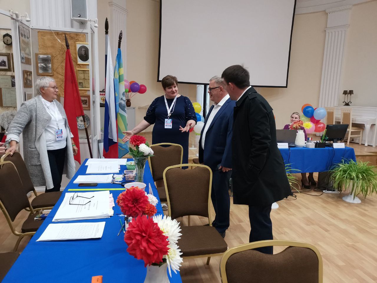 Кандидат на должность Губернатора Московской области от КПРФ Александр Наумов посетил избирательные участки в Ленинском городском округе