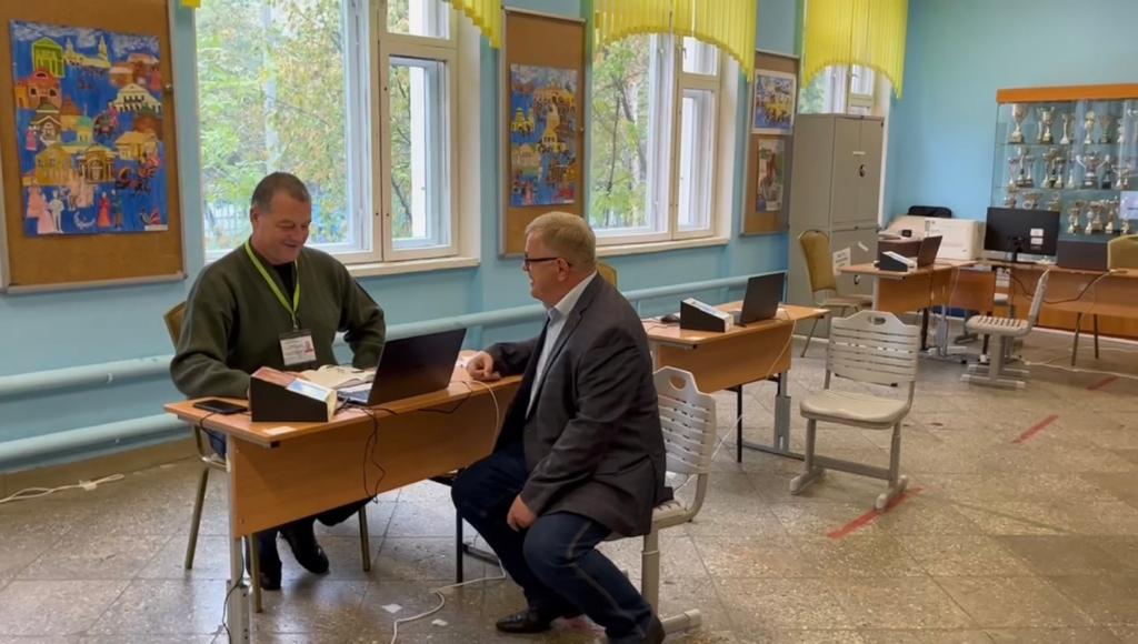 Кандидат в Губернаторы Подмосковья от КПРФ Александр Наумов проголосовал на выборах 10 сентября