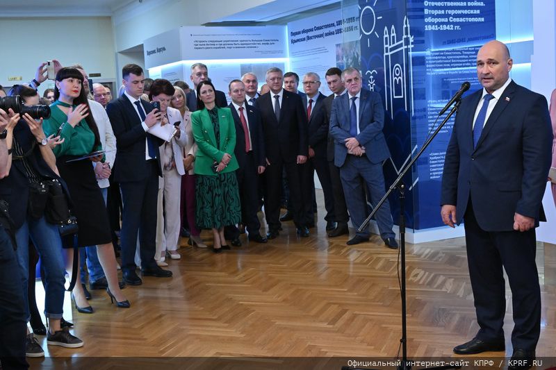 Г.А. Зюганов выступил на открытии в Госдуме выставки «240 лет со дня основания города-героя Севастополя»