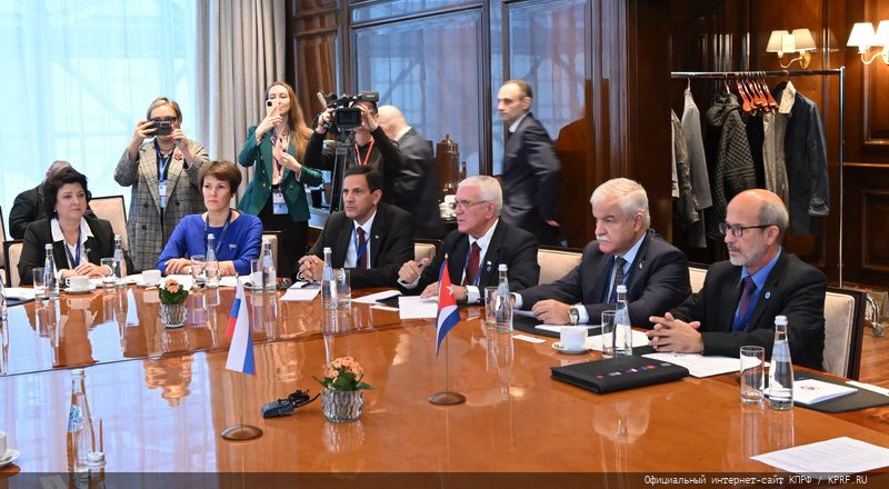 Г.А. Зюганов встретился с парламентской делегацией Республики Кубы во главе с Ласо Эрнандесом
