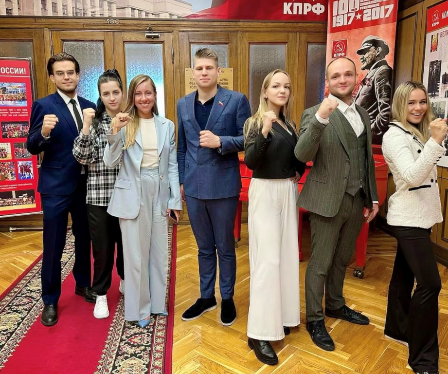 Рендаков Даниил, депутат Совета депутатов г.о. Лобня Московской области от КПРФ, встретился с Советником Председателя ЦК КПРФ Геннадия Андреевича Зюганова - Маргаритой Образцовой