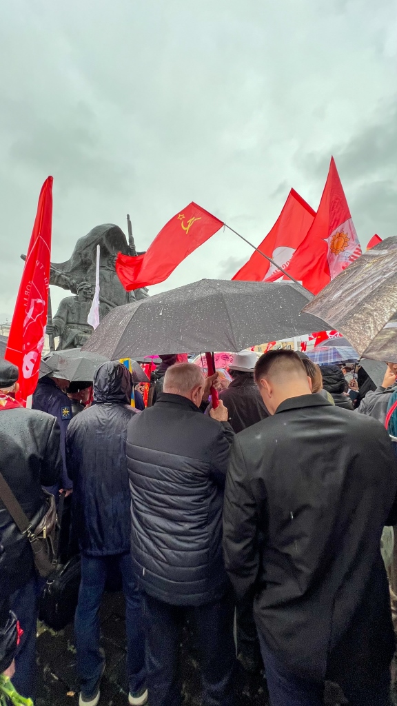 Делегация коммунистов из Балашихи приняли участие на митинге КПРФ в память о трагических событиях октября 1993 года в Москве