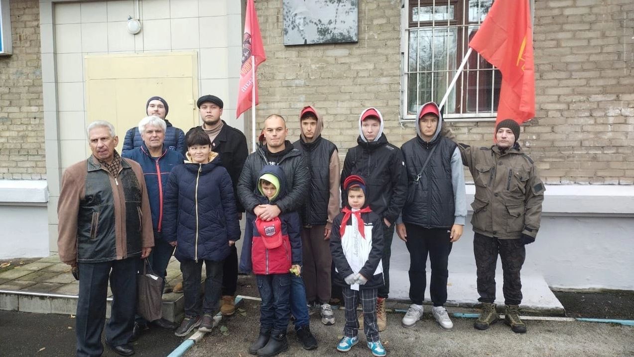 Жуковские коммунисты стали одними из организаторов установки памятной доски О.В. Гудкову