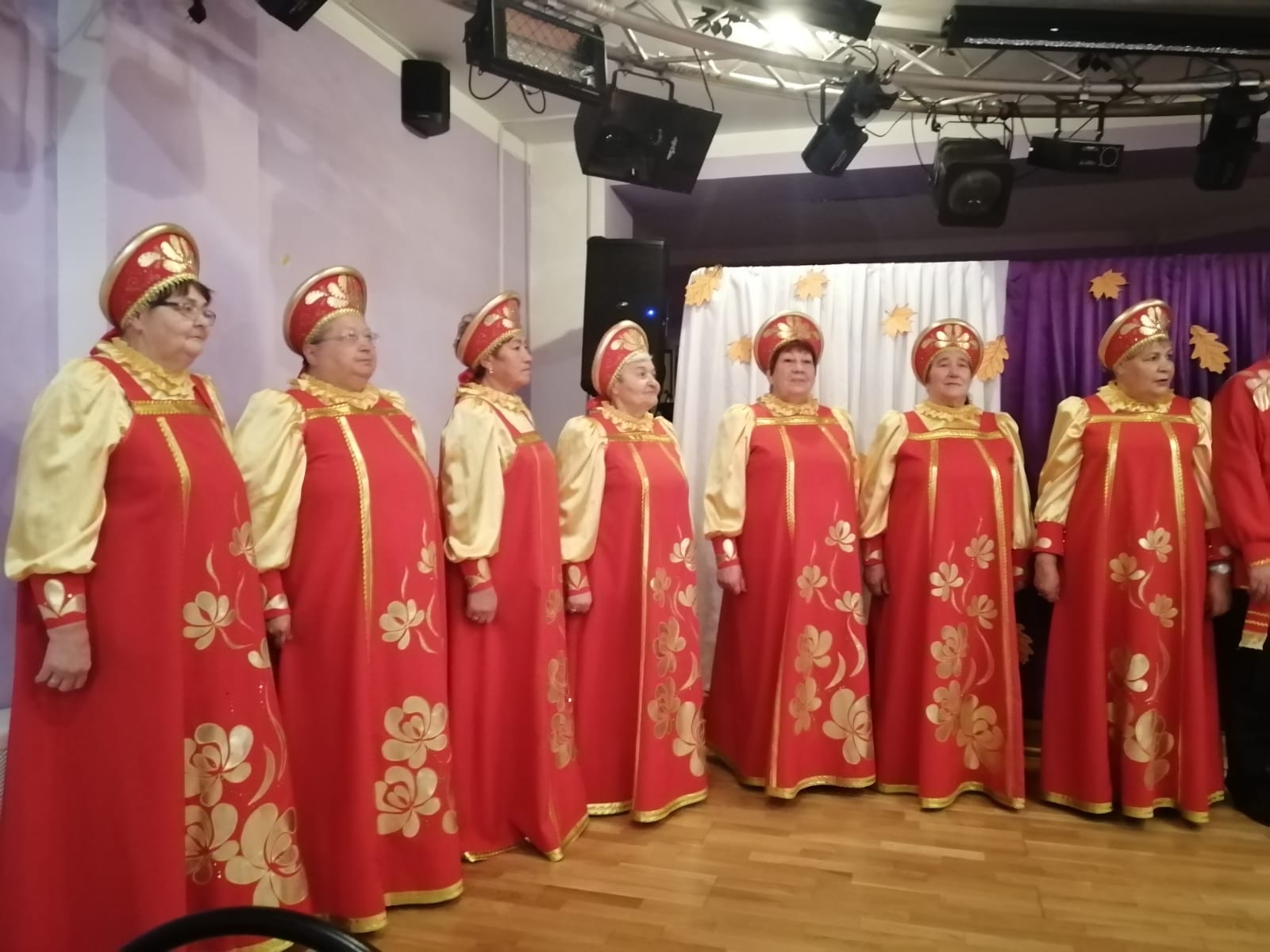 В кругу любимых друзей!