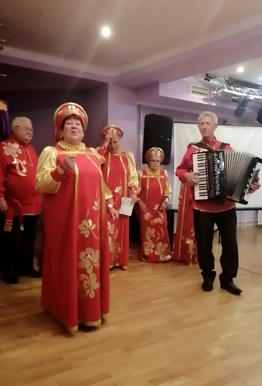 В кругу любимых друзей!