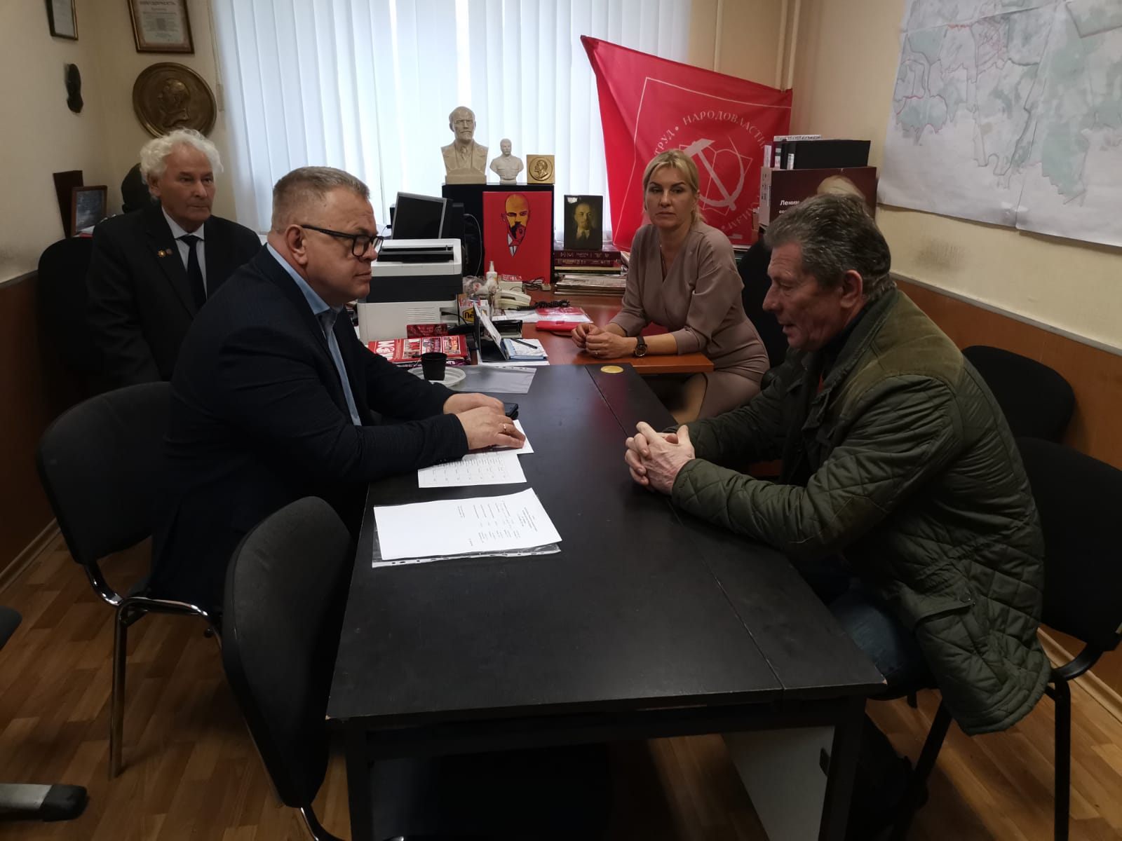 Заместитель Председателя Московской областной Думы - руководитель фракции КПРФ Александр Наумов провёл приём граждан в Ленинском городском округе